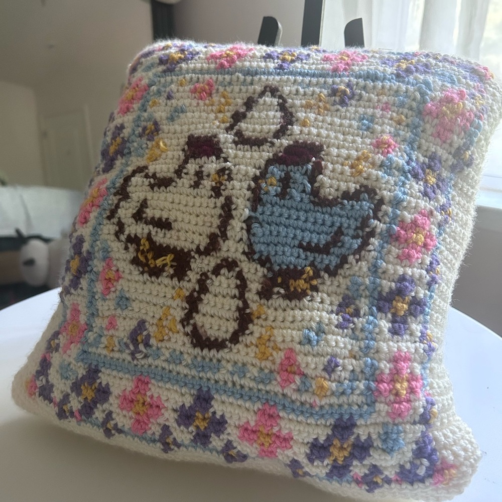 Crochet pillow